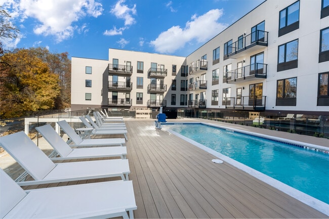 Building Photo - 803 South