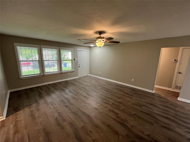 Foto del edificio - 9724 Faircloud Dr