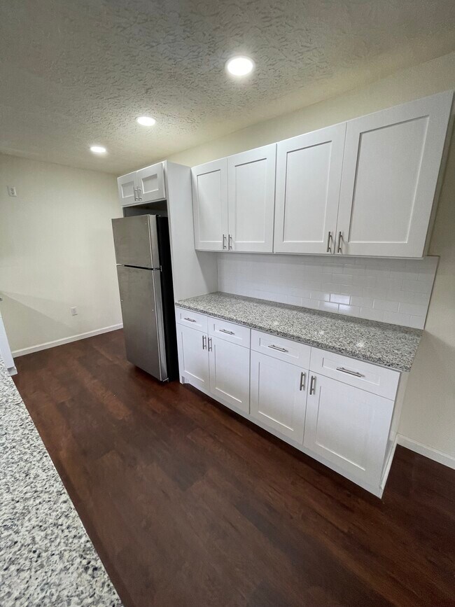 Foto del edificio - 3185 E Deshler Ave