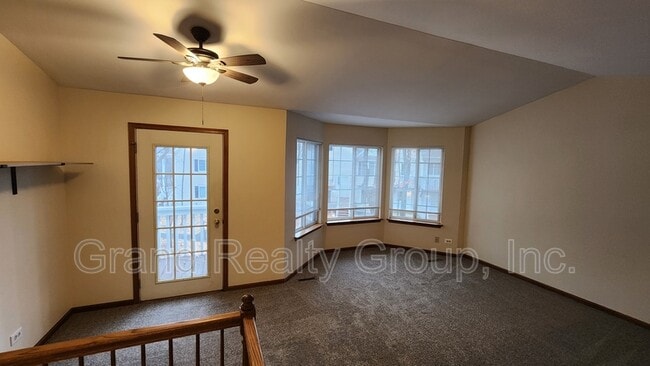 Building Photo - 277 W Treehouse Ln