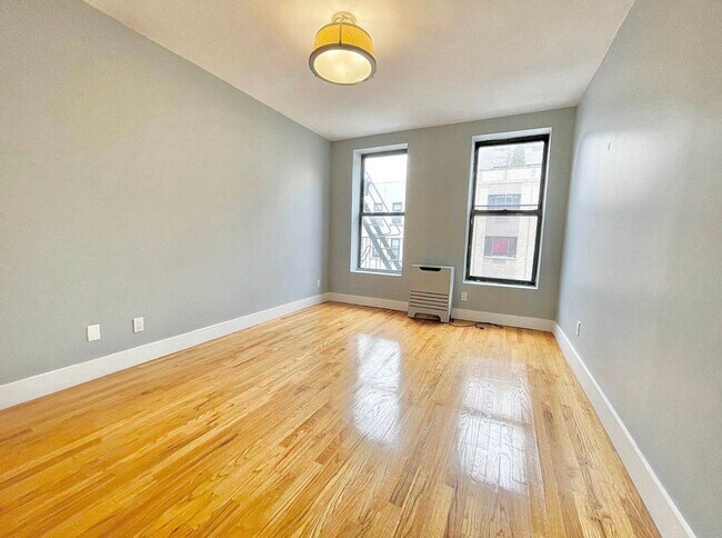 Foto del edificio - 58 E 130th St