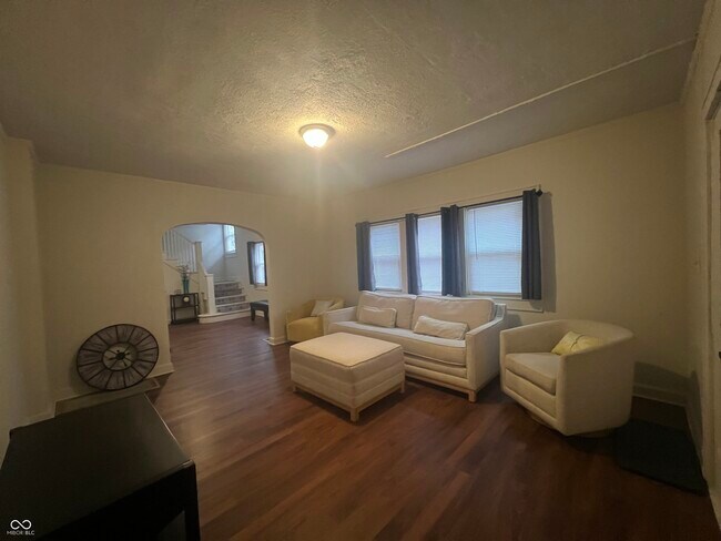 Foto del edificio - 3671 Birchwood Ave