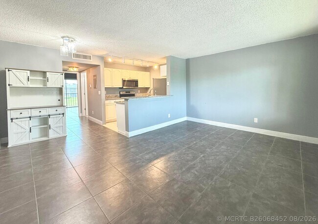 Foto del edificio - 1625 Meadows Cir