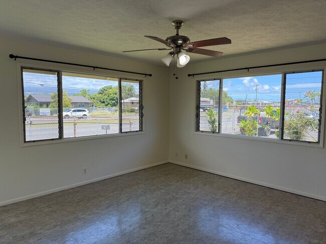 Foto del edificio - Fully Fenced & Gated 2BR/1BA Home