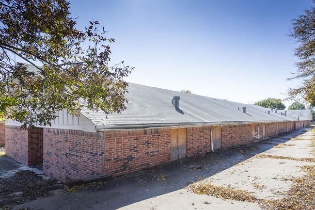 Parte trasera del edificio - 907 E London St