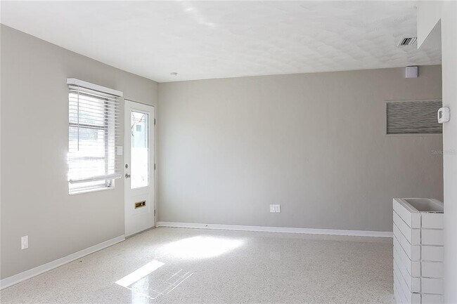 Foto del edificio - 7941 23rd Ave N