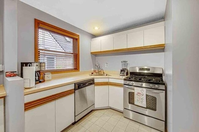 Foto del edificio - 1923 N 74th Ave