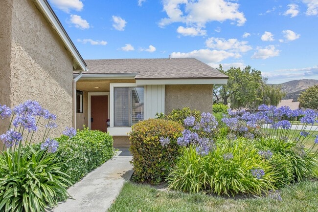 Building Photo - 2 bedroom and 2 bathroom |Leisure Village ...