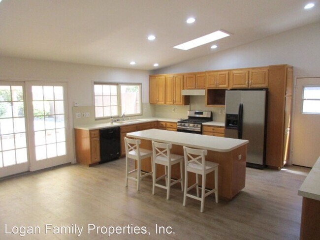 Building Photo - 3 br, 3 bath House - 9955 Dichondra Place