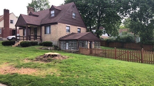 Building Photo - 2302 Rustic Rd.