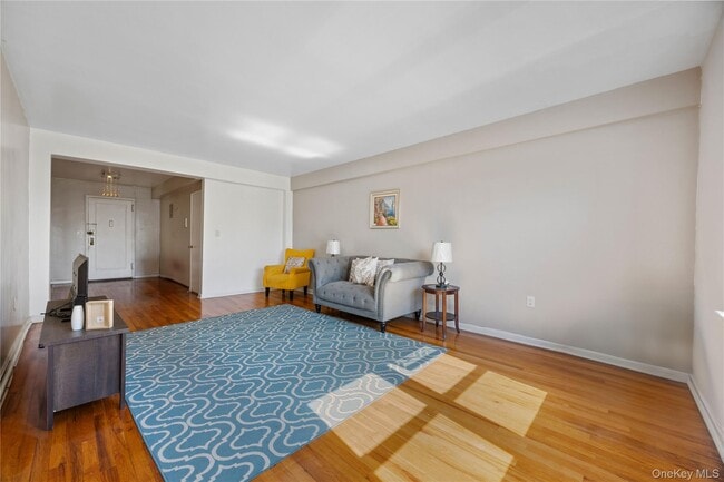 Foto del edificio - 255 Bronx River Rd