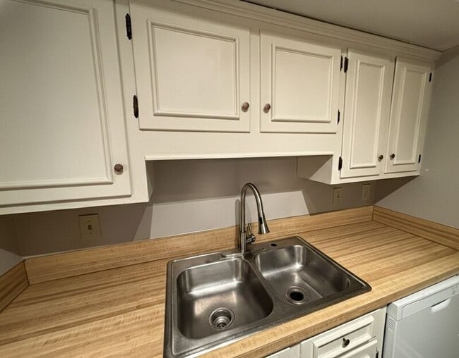 Foto del edificio - 2404 Quail Hollow Ct