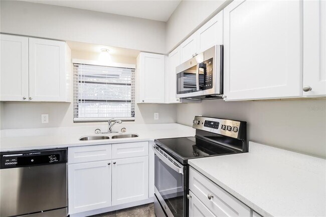 Foto del edificio - 613 Morocco Ave