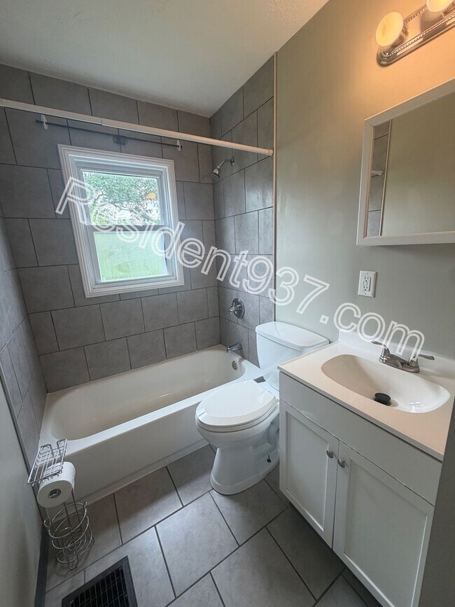 Foto del edificio - Charming 3 Bed 1 Bath in Kettering