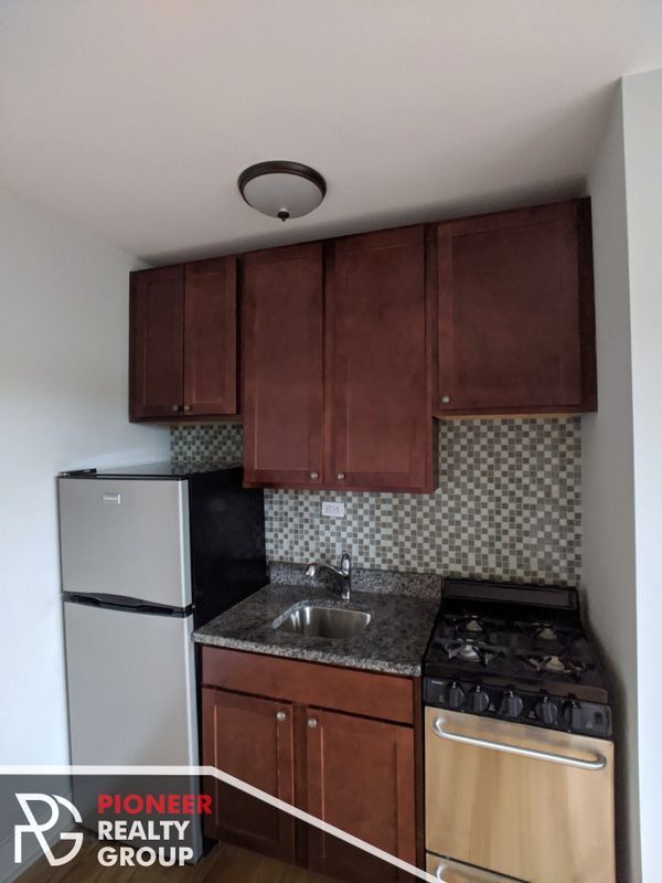Foto del edificio - 4546 N Damen Ave