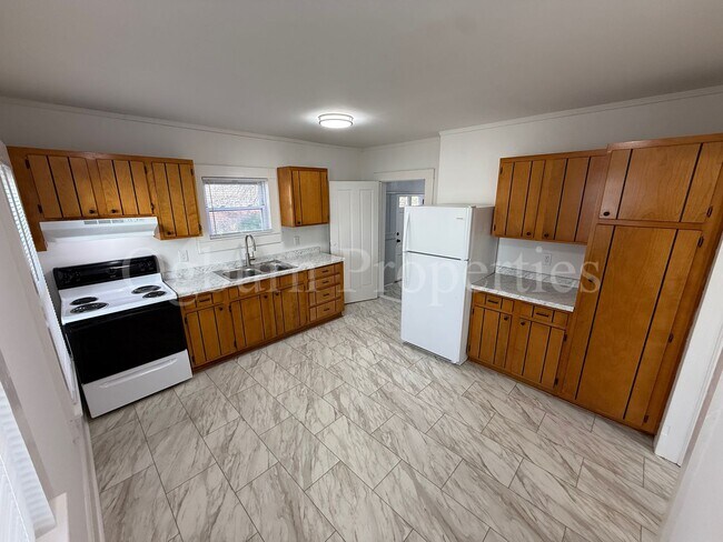 Building Photo - 1607 Thurmond St