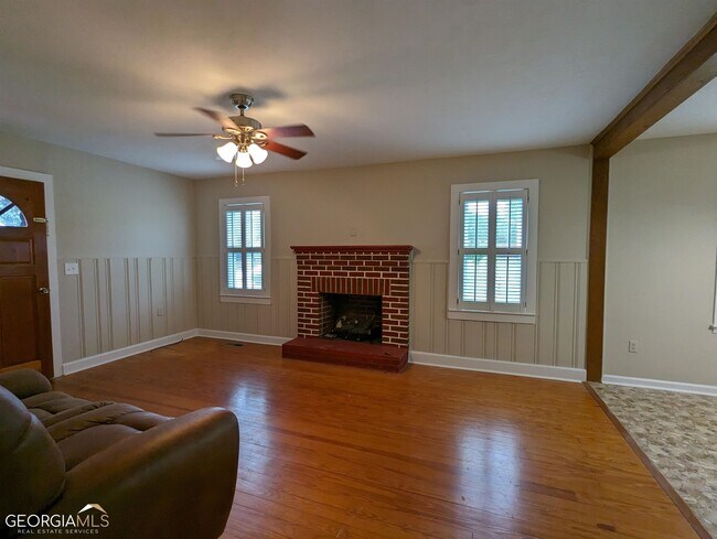 Foto del edificio - 6086 Lights Ferry Rd