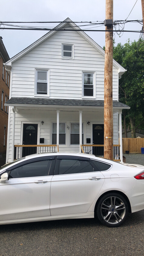Primary Photo - 22 Railroad Ave