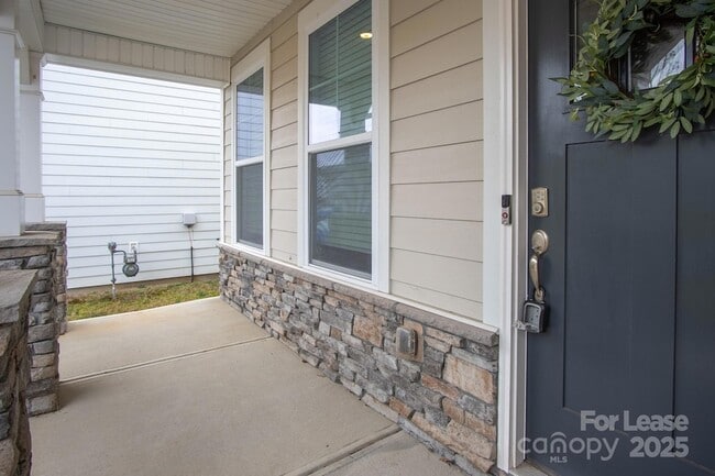 Foto del edificio - 3042 Burnello Ct