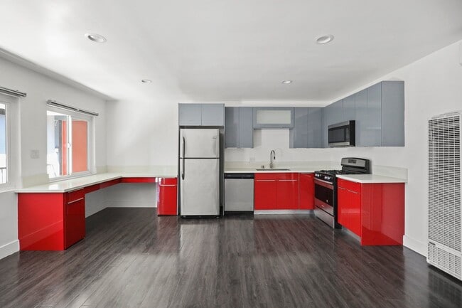 Photo - 1321 W 36th Pl Apartment