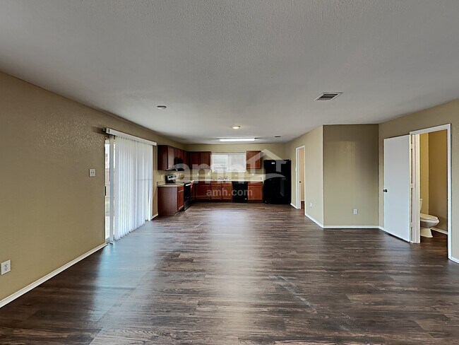 Building Photo - 8505 Hawkview Dr