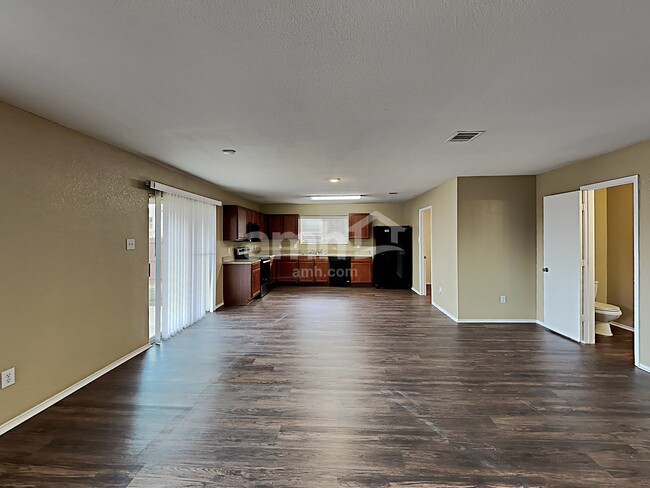Foto del edificio - 8505 Hawkview Dr