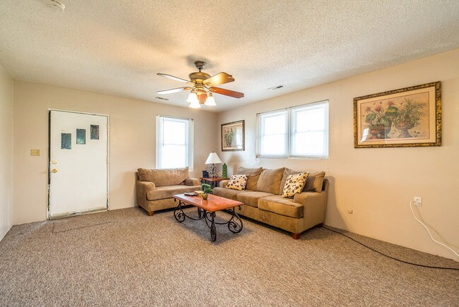 Foto del edificio - 2 Bedroom 1 Bathroom Home