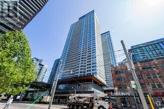 Building Photo - 17-4517 Bathurst St