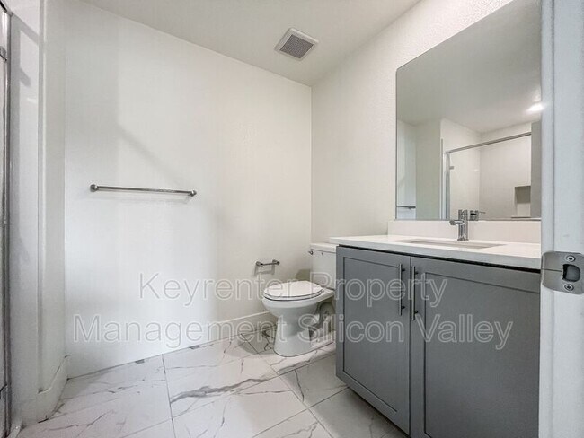 Building Photo - 44819 S Grimmer Blvd