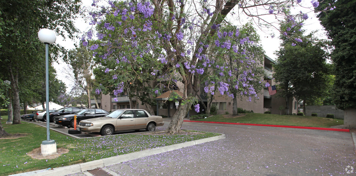 Foto del edificio - Villa Rain Tree Apartments