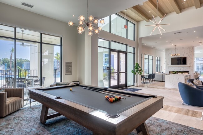 Foto del edificio - The Pointe at Davis Creek