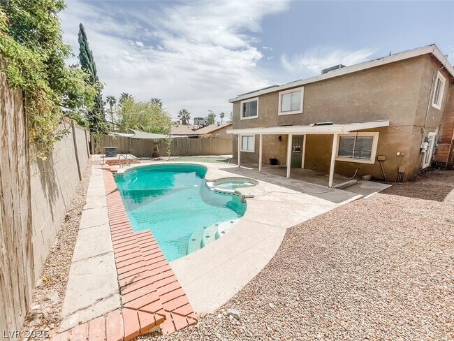 Building Photo - 7038 Hillcroft Way