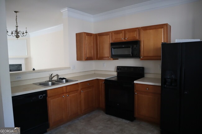 Building Photo - 658 Providence Pl SW