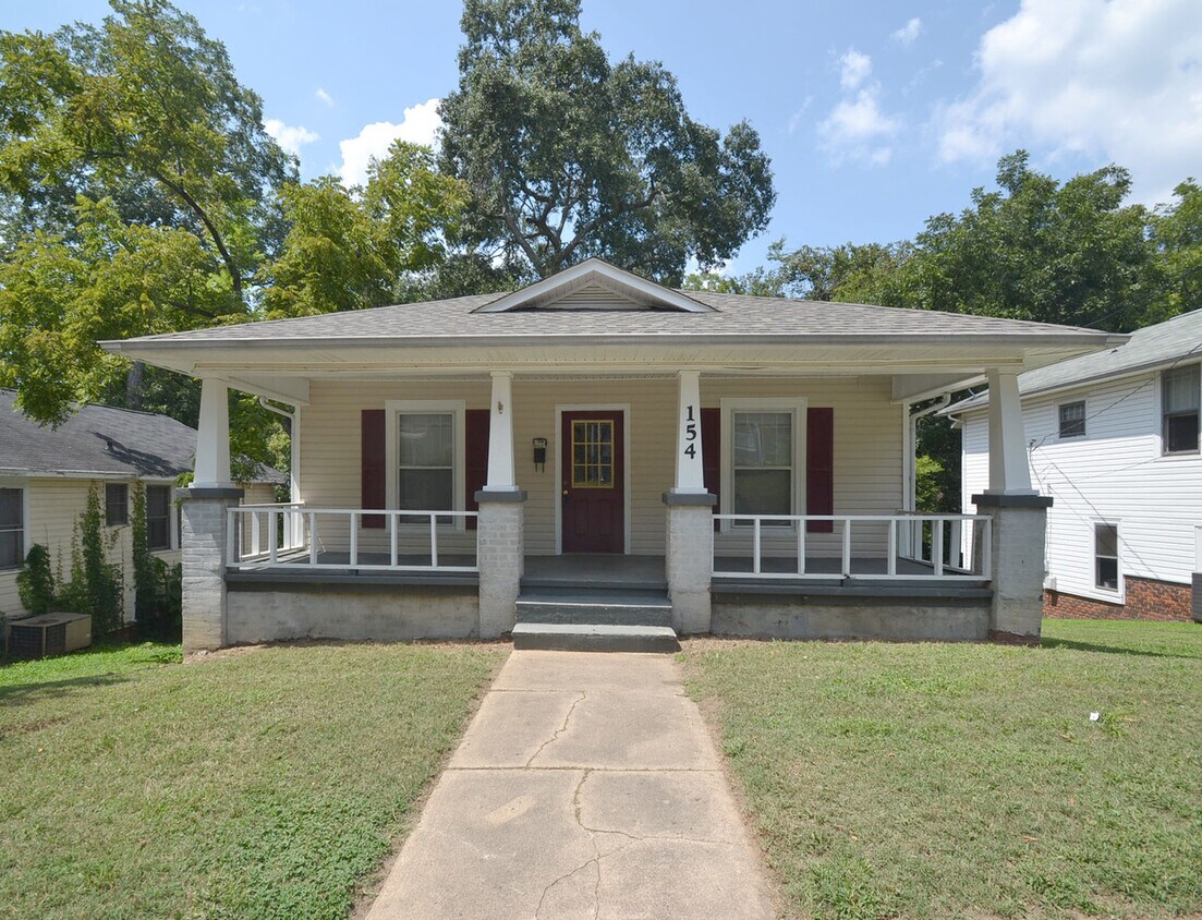 Foto principal - 5 min to downtown Concord - 2 bed, 2 bath Bungalow