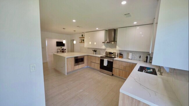 Foto del edificio - 871 NE 27th Ave