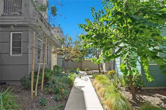 Building Photo - 140 Allusion