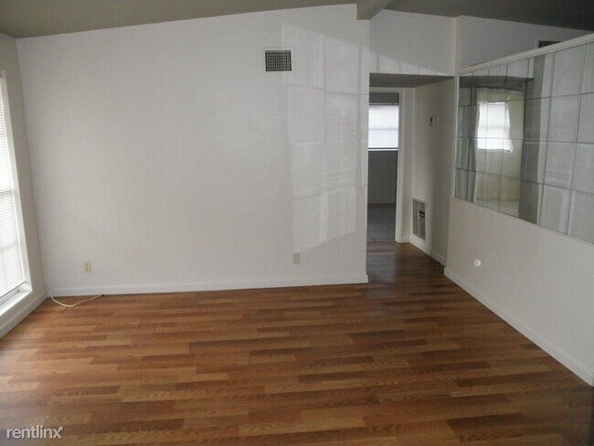Foto del edificio - 5 br, 2 bath House - 5652 S Rue Rd