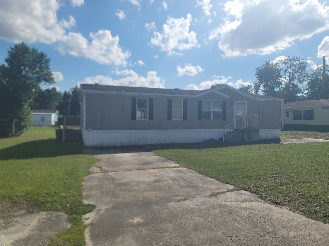 Foto principal - 2 Bedroom 2 Bath Doublewide located in Bah...