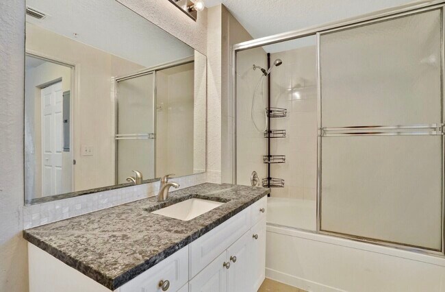 Foto del edificio - 2812 Grande Pky