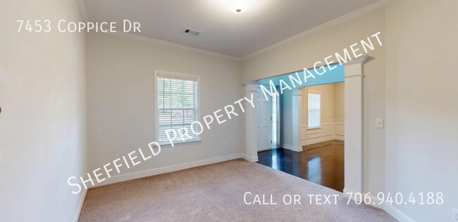 Foto del edificio - 7453 Coppice Dr