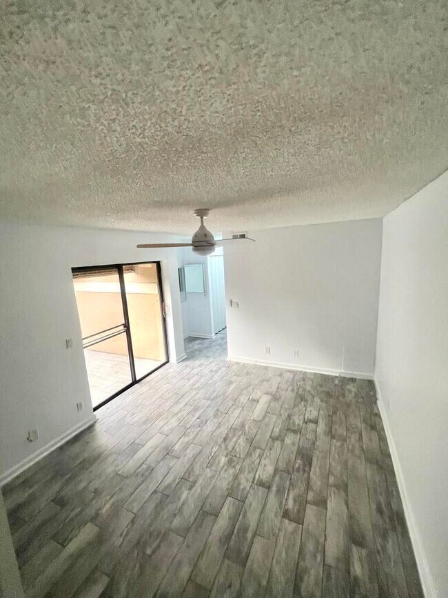 Foto del edificio - 8104 Severn Dr