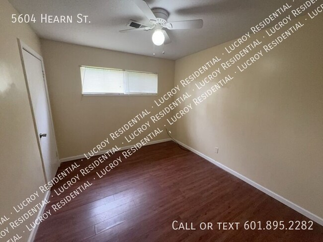Foto del edificio - 5604 Hearn St