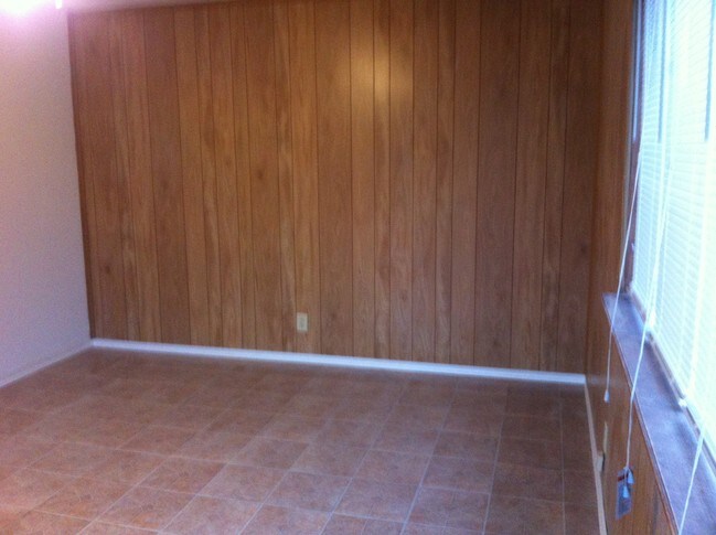 Building Photo - 4811 Bonny Cir