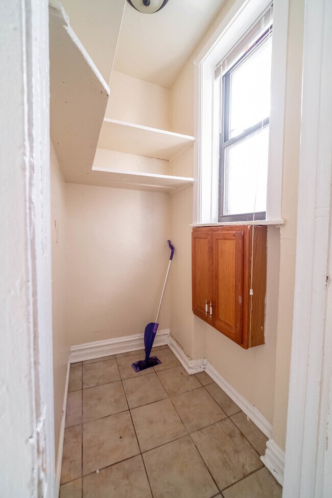 Foto del edificio - 3821 W Wrightwood Ave