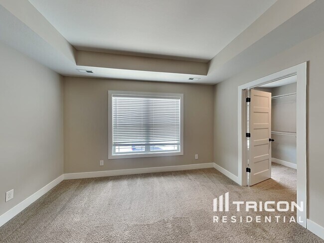 Foto del edificio - 525 Somerset Ln