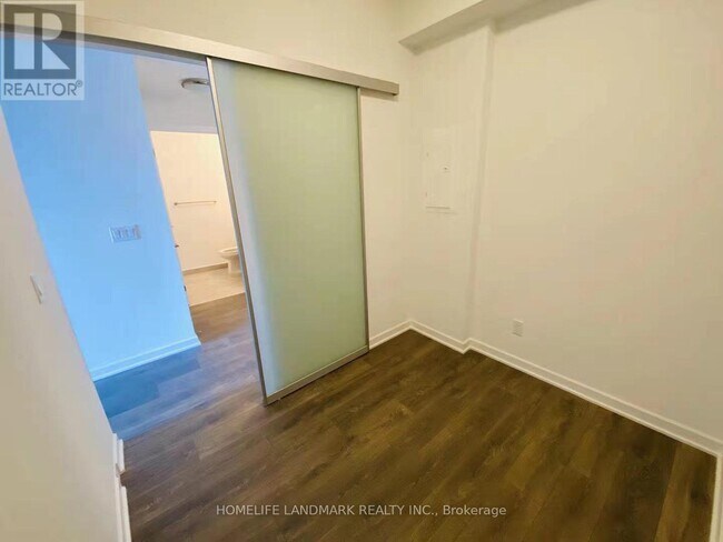 Photo du bâtiment - 38 Forest Manor Rd