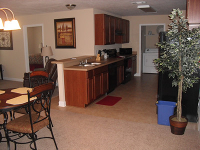 Building Photo - 203 Meadowlark Dr