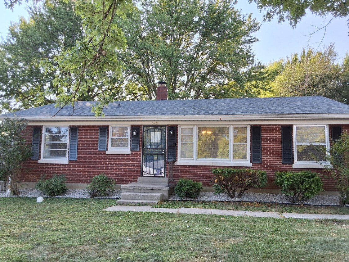 Primary Photo - 323 Sycamore St