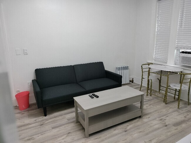 Building Photo - 56 Park Vale Ave