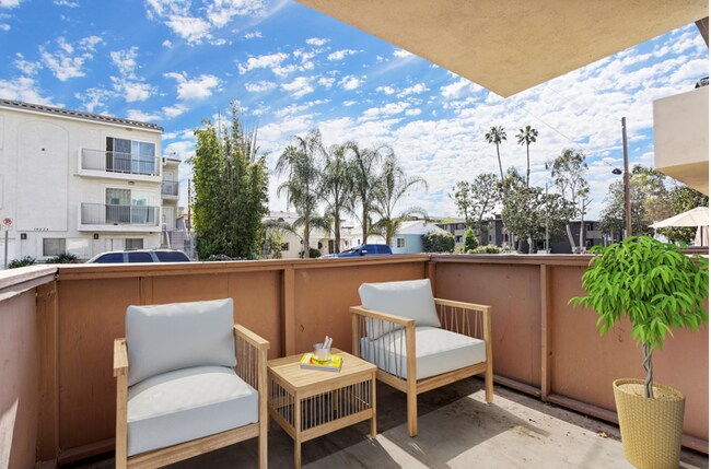 Foto del edificio - 10225 Regent St